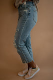 The Jonnie Straight Distressed Denim (Judy Blue)
